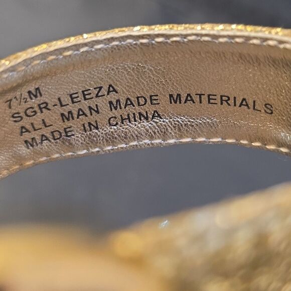 SUGAR LEEZA GOLD GLITTER CRISS-CROSS STRAP BLOCK HEEL HEIGHT SANDAL - Picture 7 of 16